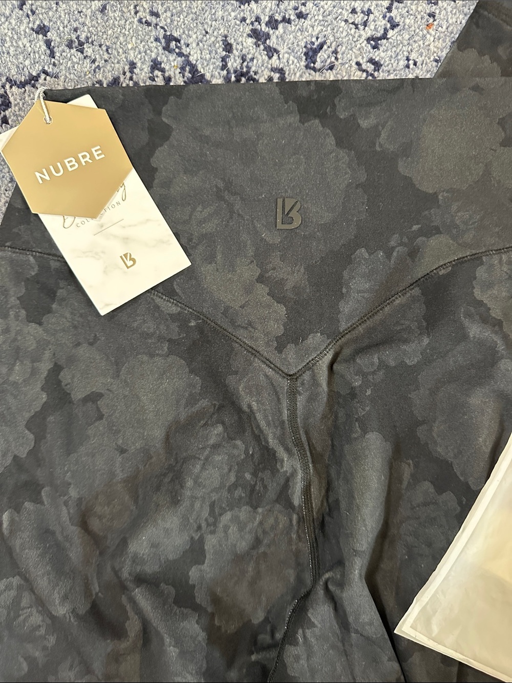 NWT Buffbunny Collection Black Floral Active Leggings SIZE MEDIUM - Picture 2 of 3